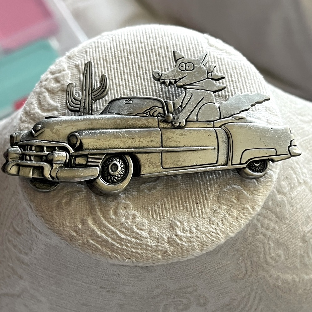 JJ Brooch ~ Coyote Silver tone Brooch Pin